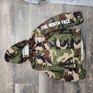 THE NORTH FACEBoys' Camo Print Windbreaker Jacket